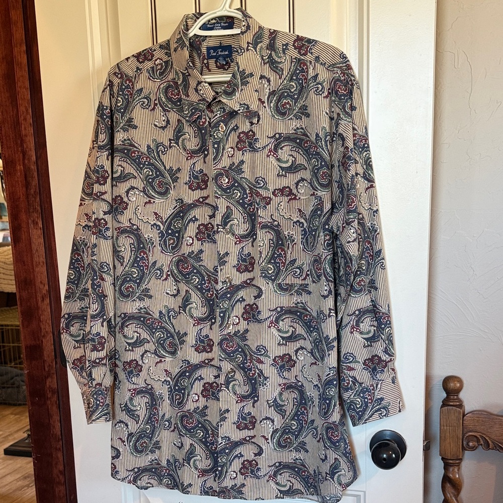 Paul Fredrick 100% Long Stapled Cotton Paisley Shirt in Excellent Condition.